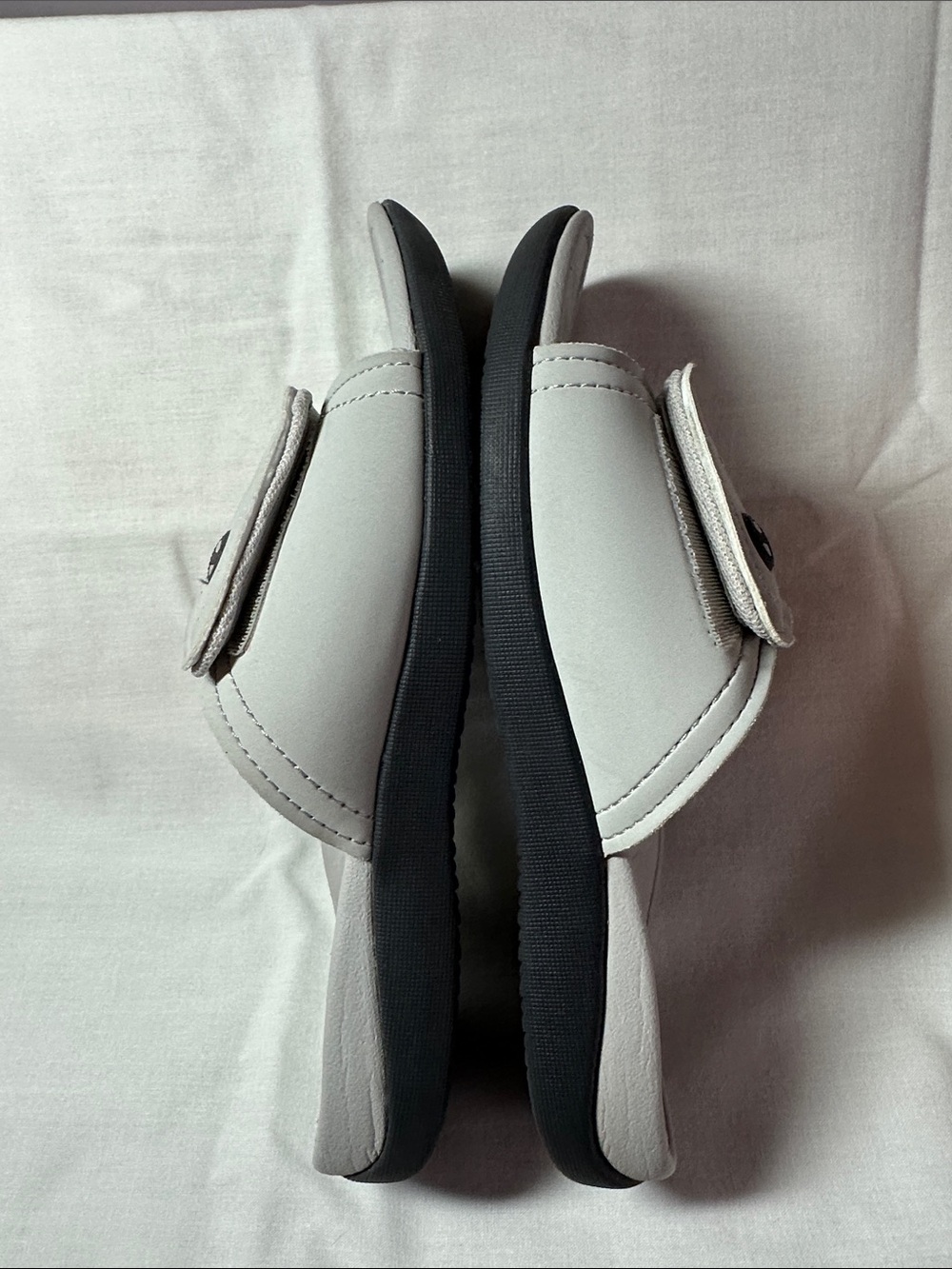 Vionic Light Gray Adjustable Slide Sandals
0001 - Picture 4 of 5